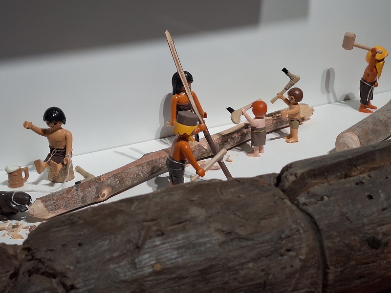 Zurück in die Steinzeit: Pfahlbauten en miniature in Konstanz