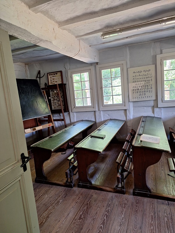 Rheinland-pfälzisches Freilichtmuseum Bad Sobernheim - historisches Schulzimmer