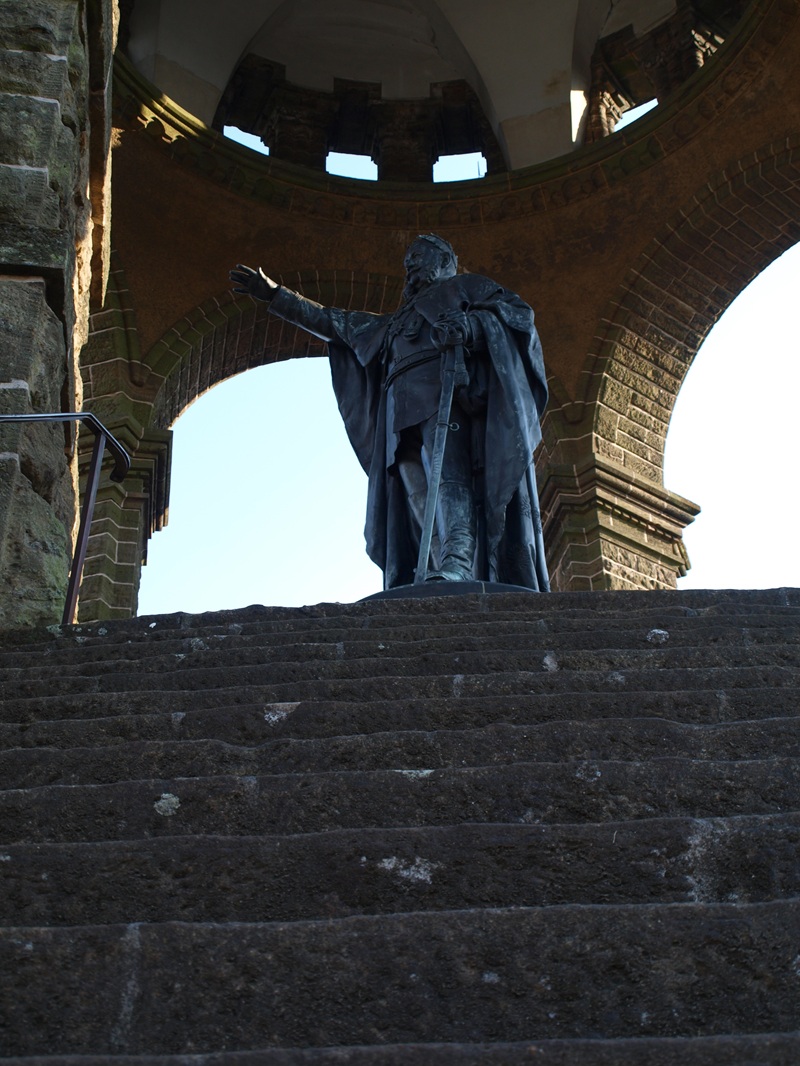 Kaiser-Wilhelm-Denkmal, Porta Westfalica: die Kaiser-Statue von Caspar Zumbusch