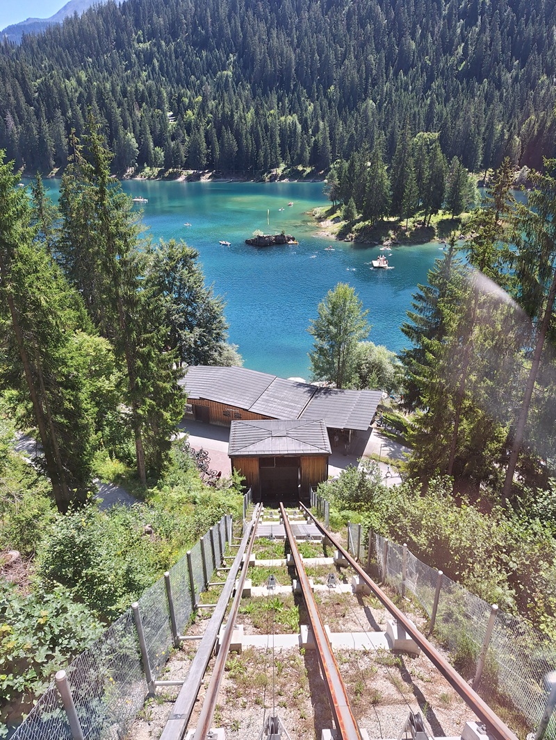 Rheinschlucht, Graubünden: Auf dem Weg vom/zum "Swiss Grand Canyon" ist der Caumasee-Lift eine entspannte Höhenmeter-Abkürzung.