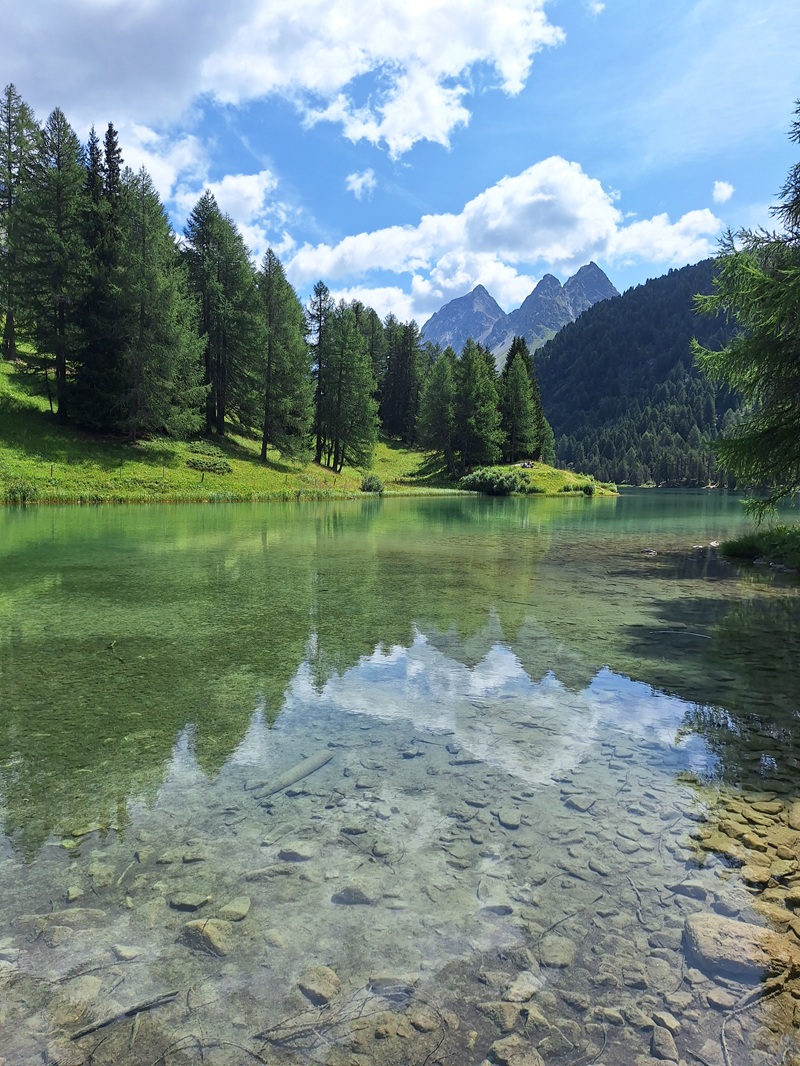 Parc Ela/Lai da Palpuogna: Parc Ela ist seit 2012 einer von 16 Naturparks der Schweiz und mit 659 Quadratkilometern Fläche der größte ist – und steht auch für intakte Dörfer und lebendige Kultur